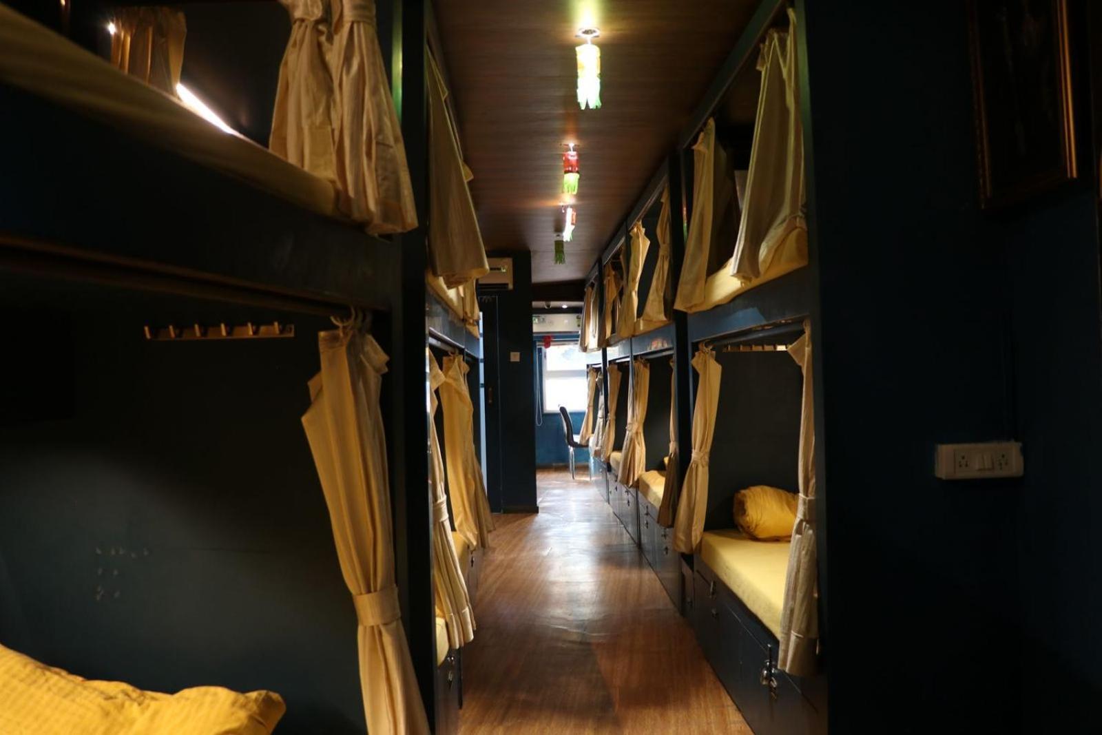Sinhassan Dormitory Hostel Juhu 孟买 外观 照片