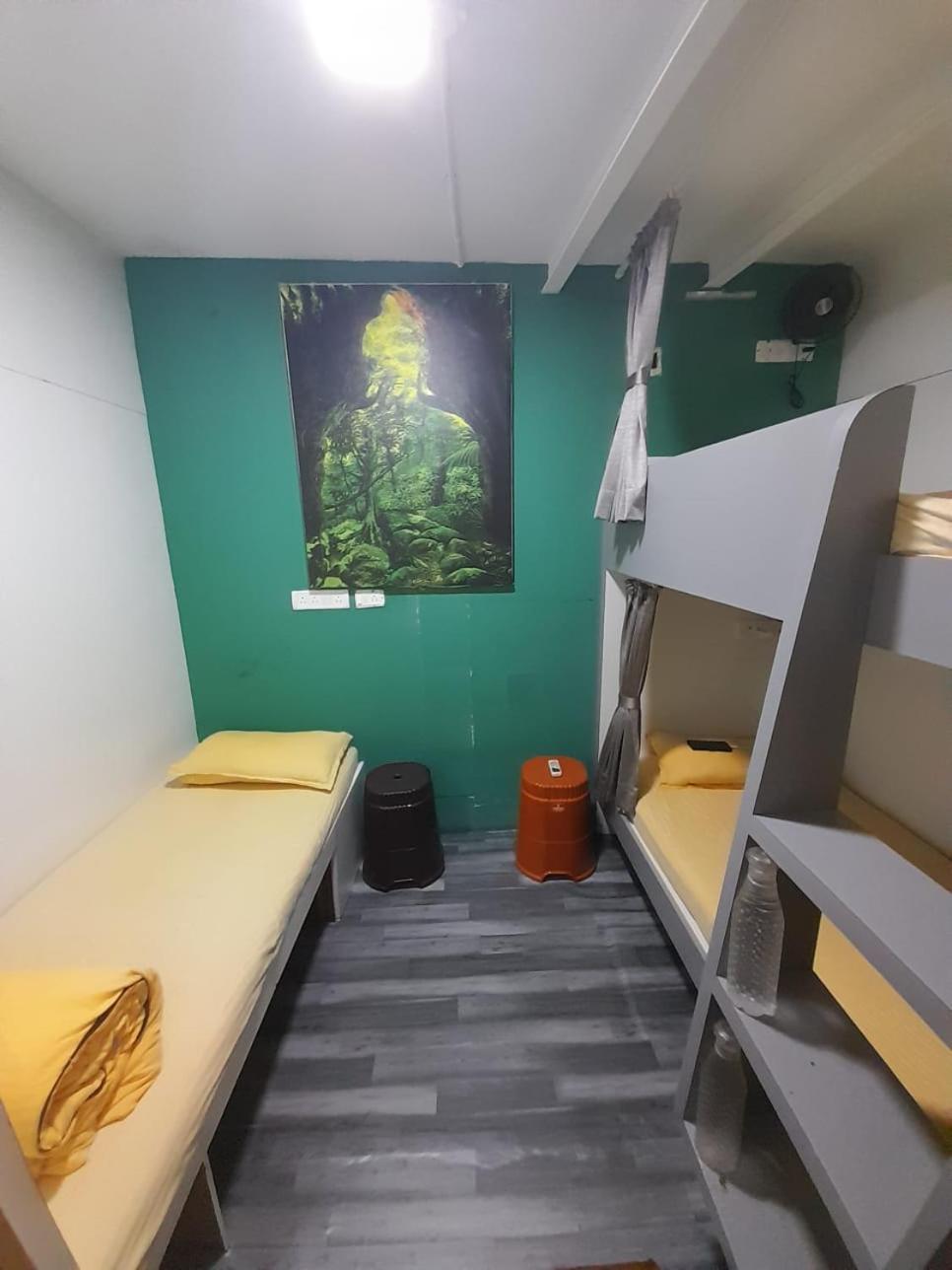 Sinhassan Dormitory Hostel Juhu 孟买 外观 照片