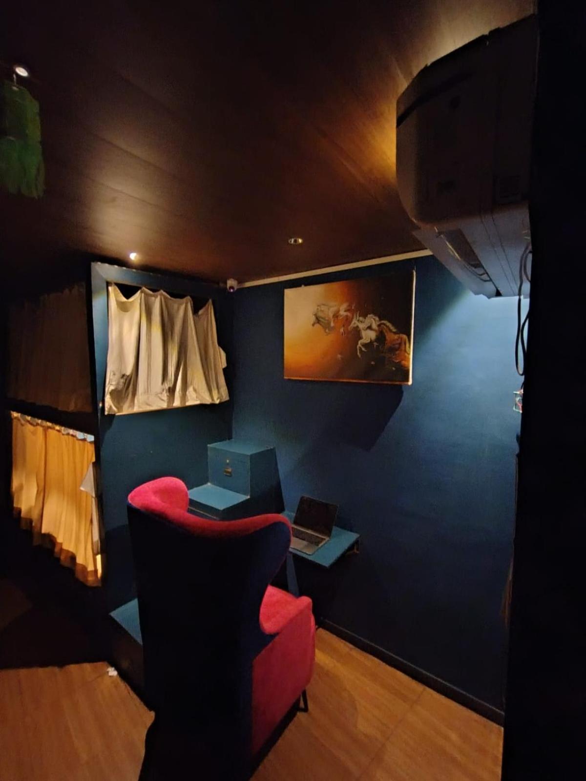 Sinhassan Dormitory Hostel Juhu 孟买 外观 照片